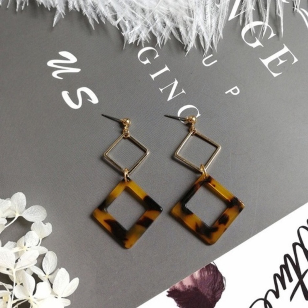 Acrylic tortoise shell drop earrings